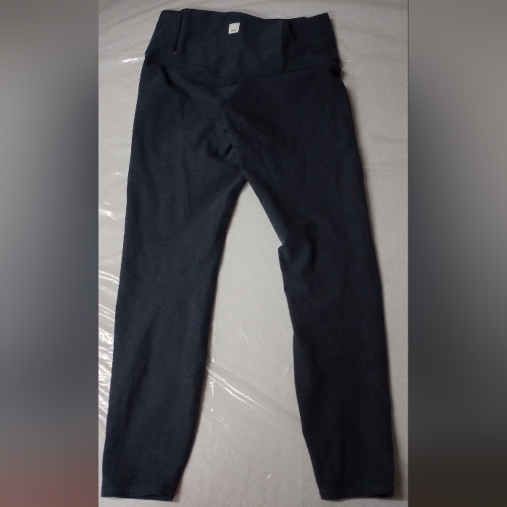 Vuori Women's Dark Gray/Black Joggers Leggings